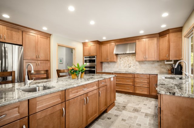 Bishop Cabinets - Traditional