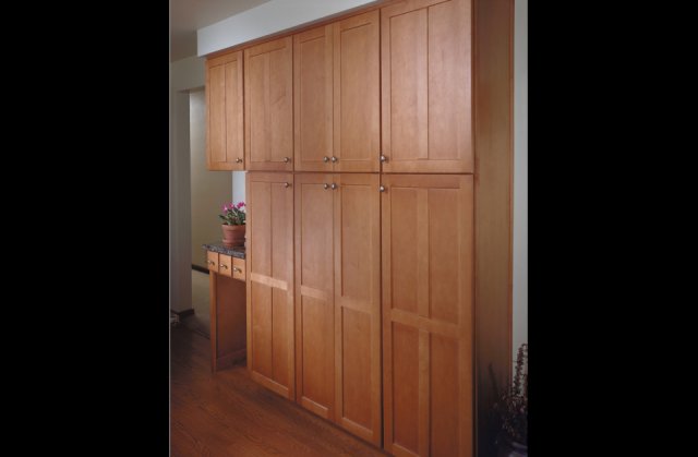 Bishop Cabinets - Traditional