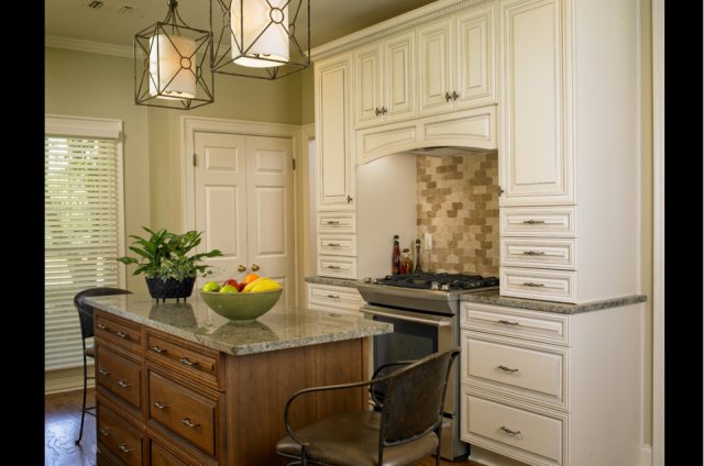 Bishop Cabinets - Traditional