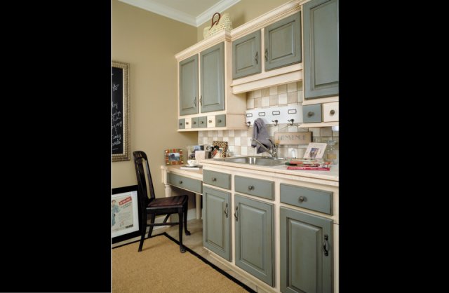 Bishop Cabinets - Traditional