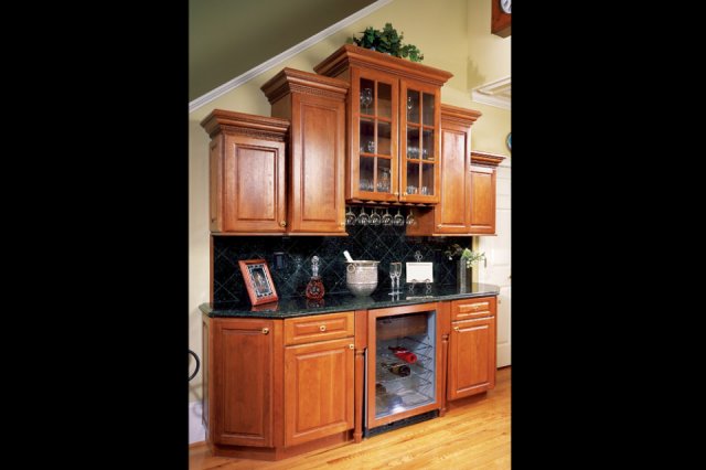 Bishop Cabinets - Traditional