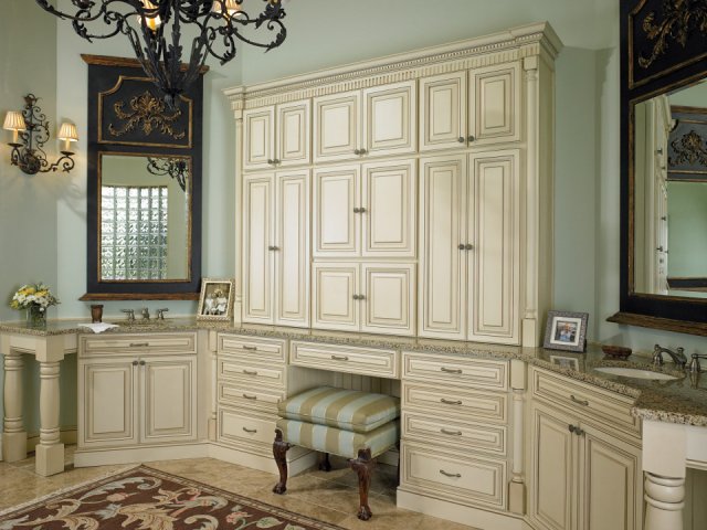 Bishop Cabinets - Traditional